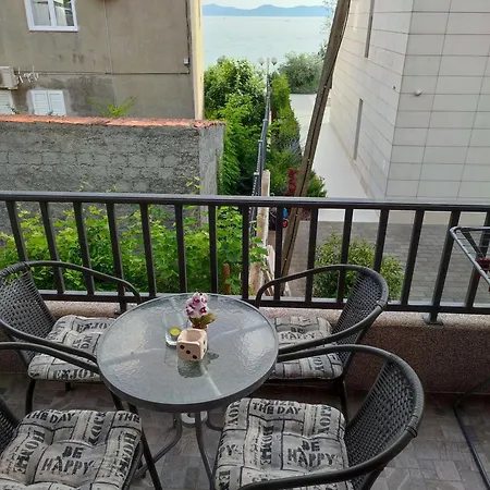 Lea-stella Apartment